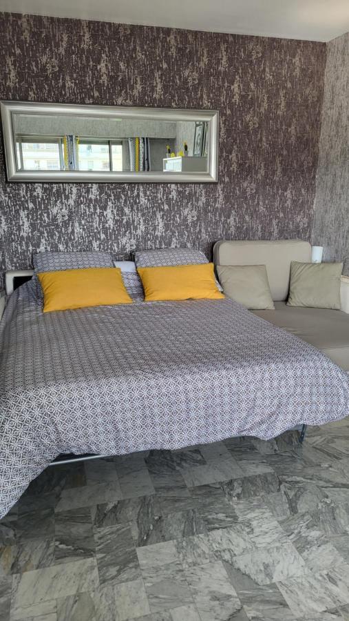 Chaleureux Appart 2 Pieces Entierement Renove. Apartamento Saint-Laurent-du-Var Exterior foto